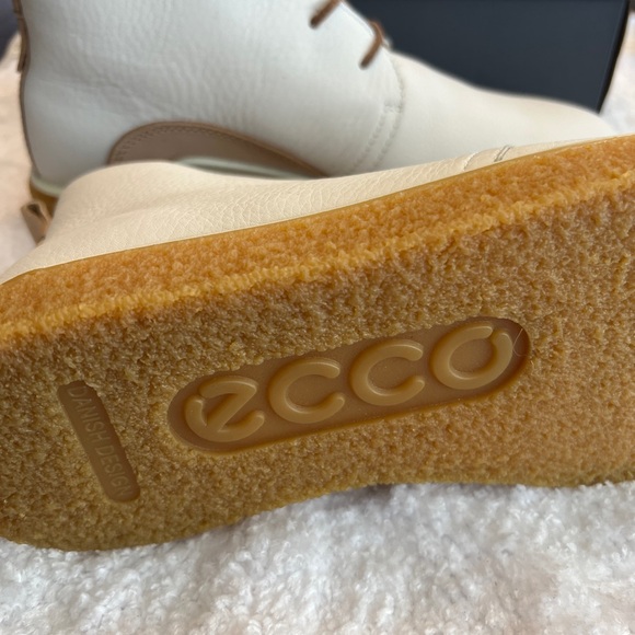 Ecco Crepetray Ladies Chukka Cream/Tan Leather Boots - Picture 4 of 7